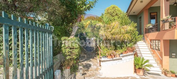 Casa de 4 dormitorios en Città Sant'Angelo, Italy No. 342129 5