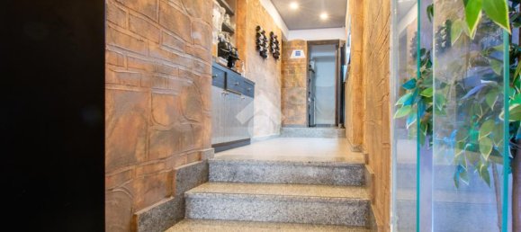 150m² Commercial property in Messina, Italy No. 82227 3