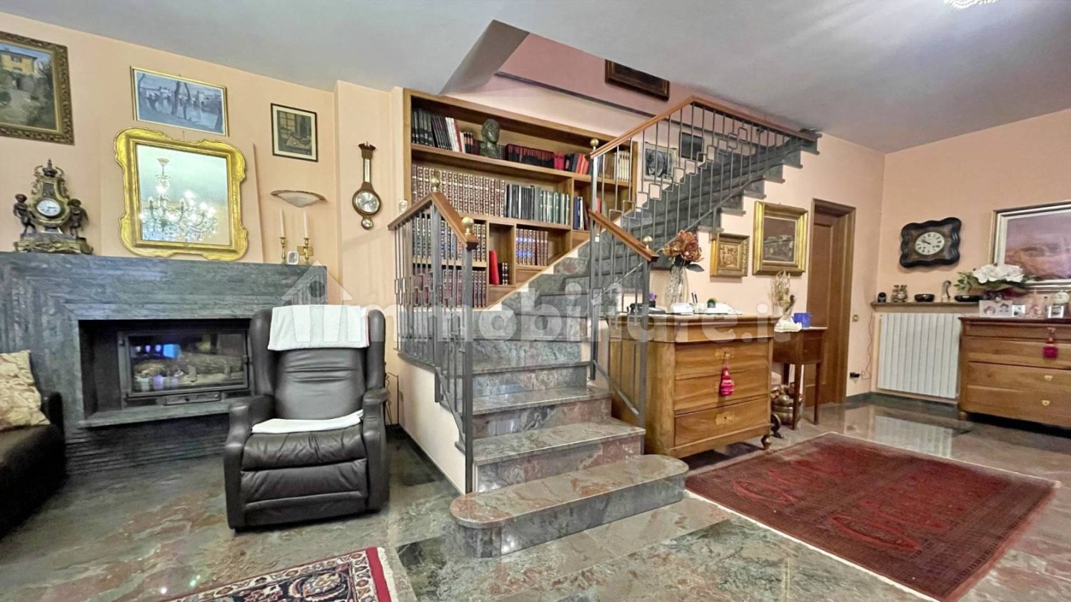 4 bedrooms Apartment in Varzi, Italy No. 220506