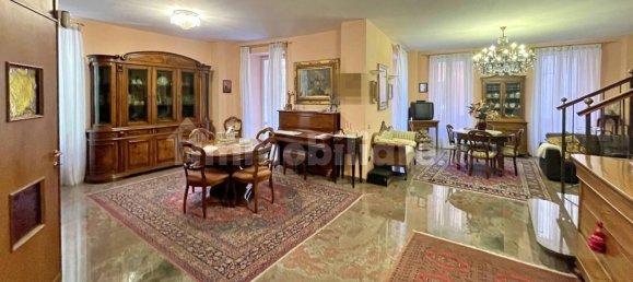 4 bedrooms Apartment in Varzi, Italy No. 220506 3