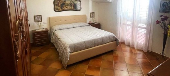 4-salle Appartement à Vico del Gargano, Italy No. 25988 8
