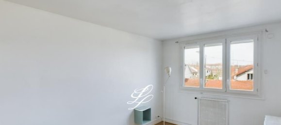 Apartamento de 3 dormitorios en Montreuil, France No. 171407 7