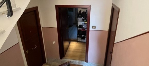 3 rooms Apartment in Rome, Italy No. 203370 4