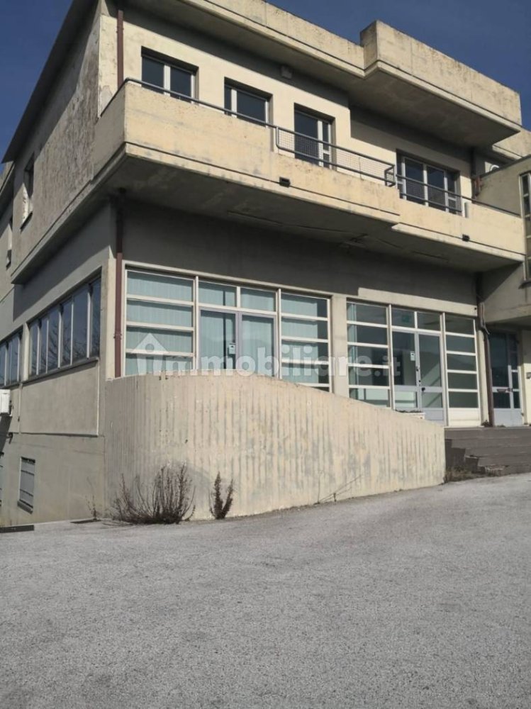 Almacén en Macchia d'Isernia, Italy 181 m² No. 62452