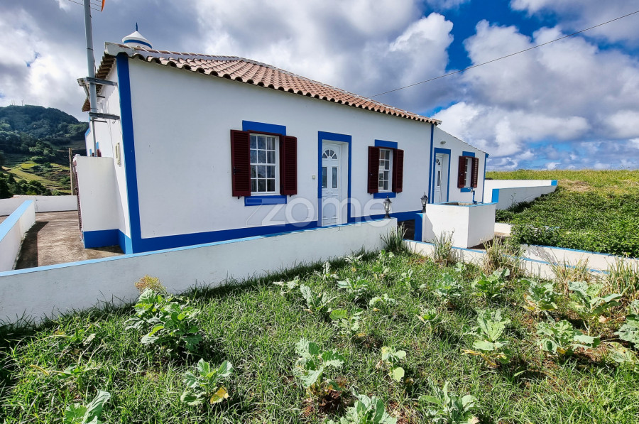 3 bedrooms House in Vila do Porto, Portugal No. 94257