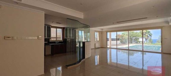 5 bedrooms Villa in Paralimni, Cyprus No. 19536 4