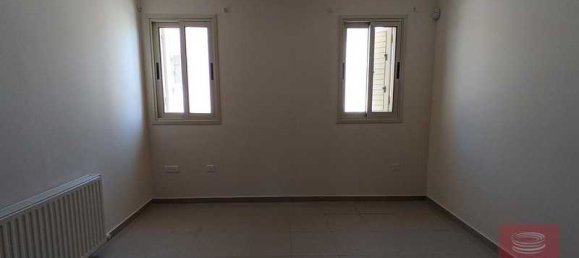 5 bedrooms Villa in Paralimni, Cyprus No. 19536 7