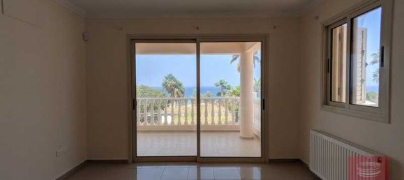 5 bedrooms Villa in Paralimni, Cyprus No. 19536 6