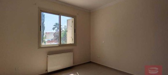 5 bedrooms Villa in Paralimni, Cyprus No. 19536 8