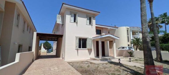 5 bedrooms Villa in Paralimni, Cyprus No. 19536 3