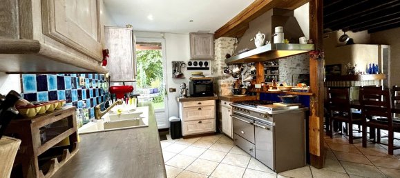 6 bedrooms House in Villiers-Saint-Georges, France No. 171959 10