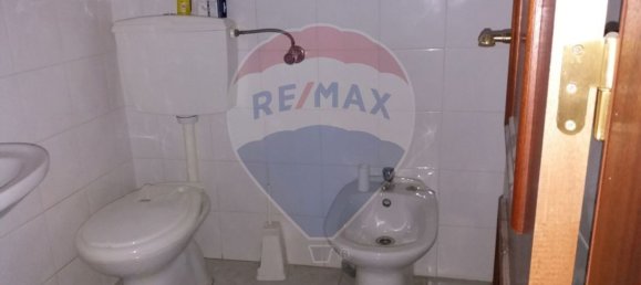 93m² Commercial property in Castelo Branco, Portugal No. 74650 5