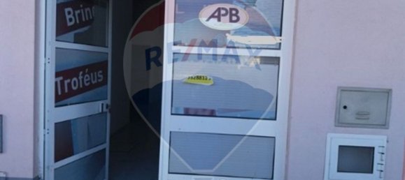 93m² Commercial property in Castelo Branco, Portugal No. 74650 6