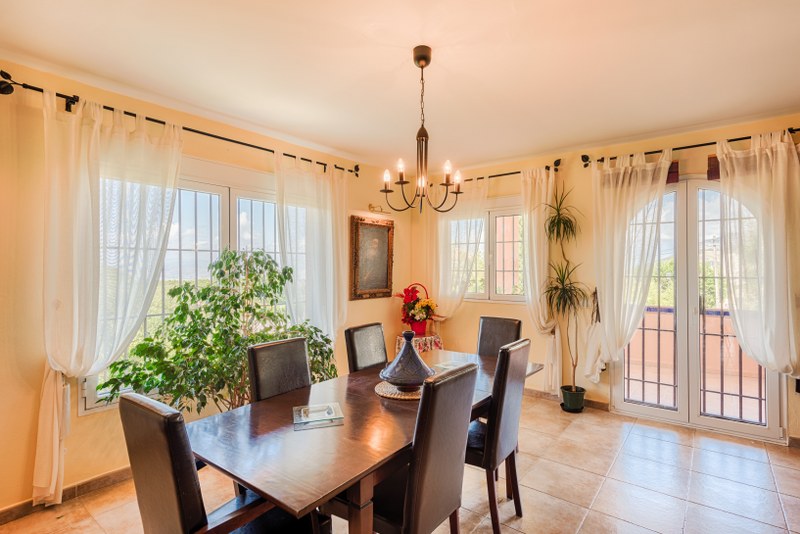 Casa de 7 dormitorios en Alhaurín de la Torre, Spain No. 61013