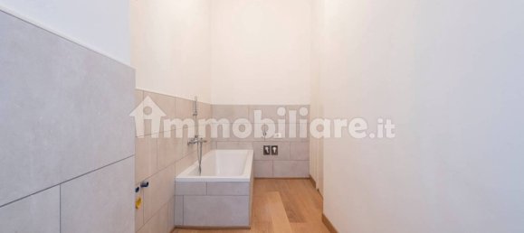 4 bedrooms Apartment in Milan, Italy No. 249423 18