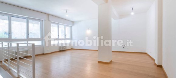 4 bedrooms Apartment in Milan, Italy No. 249423 6