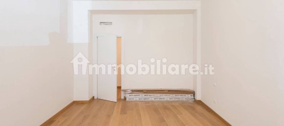 4 bedrooms Apartment in Milan, Italy No. 249423 12
