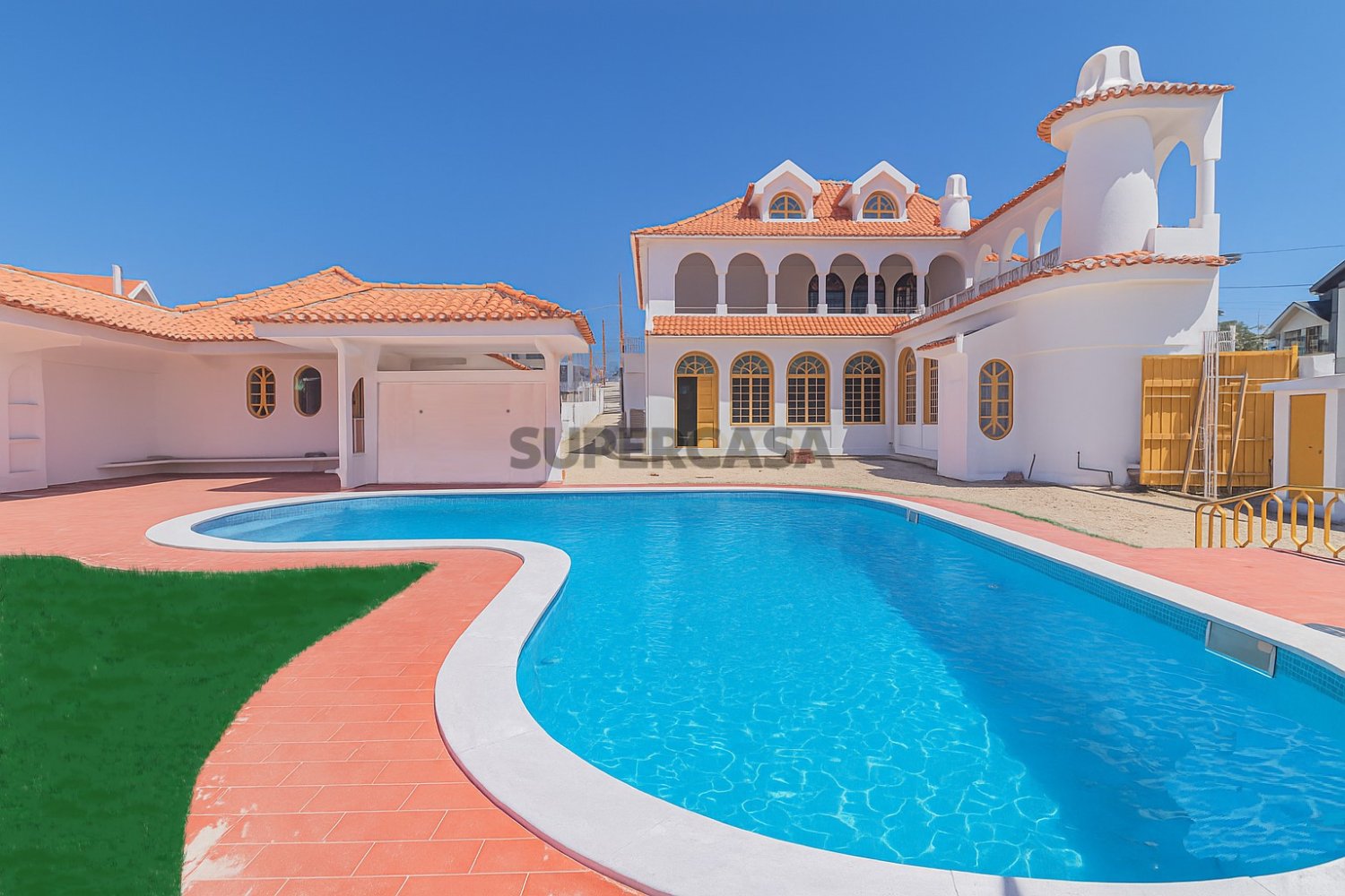 5 bedrooms House in Almada, Portugal No. 217630