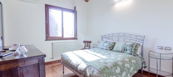 3 Schlafzimmer Villa in Budrio, Italy, Nr. 342844 6