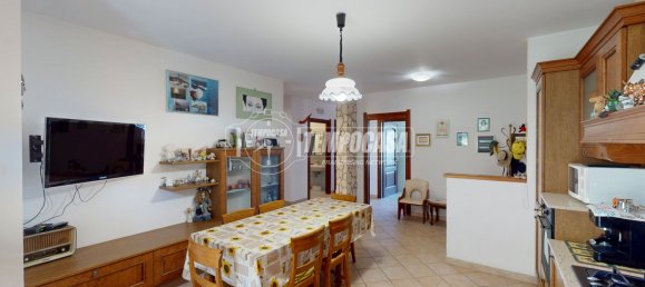 4 rooms Apartment in Chiaravalle, Italy No. 293657 3