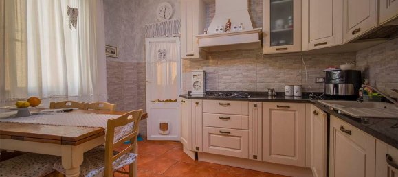 8 rooms Apartment in Livorno, Italy No. 165161 18