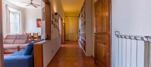 8 rooms Apartment in Livorno, Italy No. 165161 10
