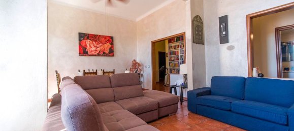 8 rooms Apartment in Livorno, Italy No. 165161 3