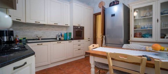 8 rooms Apartment in Livorno, Italy No. 165161 24