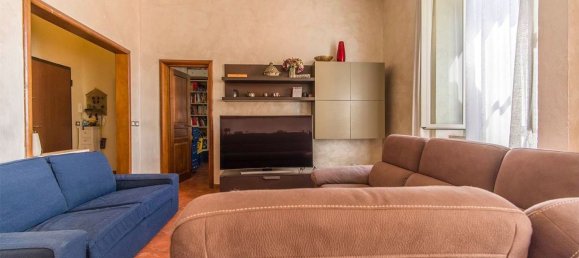 8 rooms Apartment in Livorno, Italy No. 165161 9