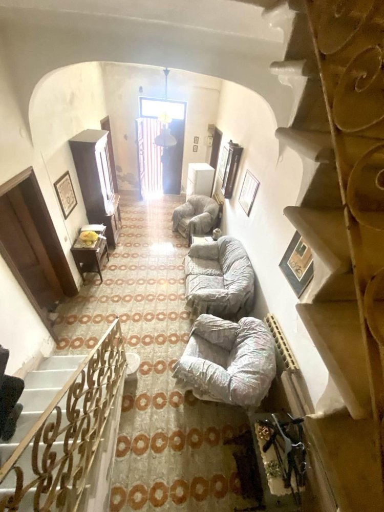 Casa de 10 habitaciónes en Carrara, Italy No. 41476