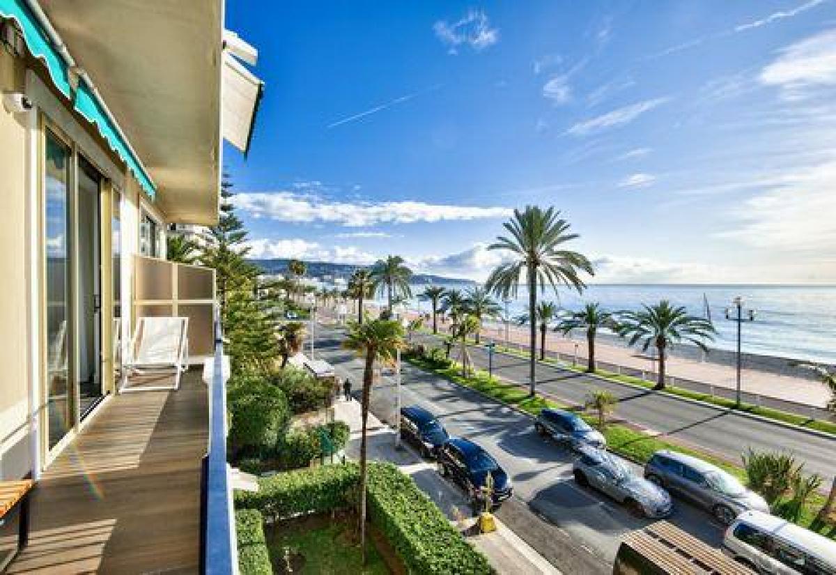 2 bedrooms House in Nice, France No. 3163