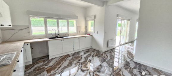 3 bedrooms House in Corquilleroy, France No. 156145 5