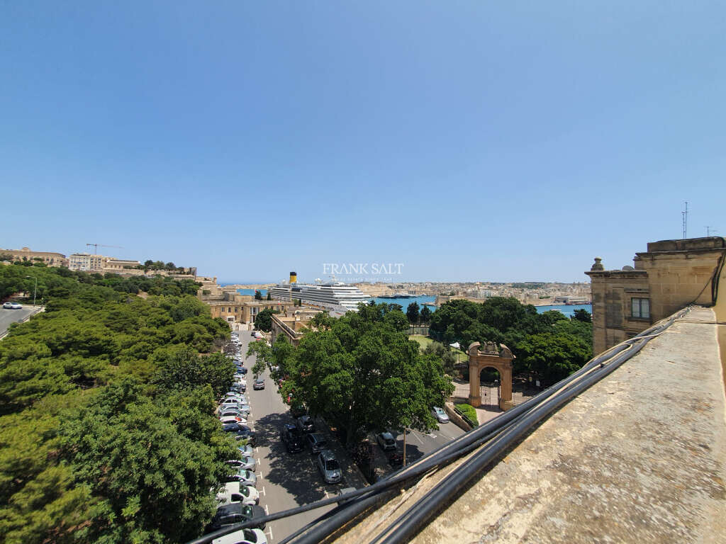 Apartamento de 2 dormitorios en Floriana, Malta No. 11657