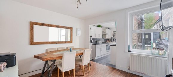 Casa de 2 dormitorios en Epsom, United Kingdom No. 9687 3