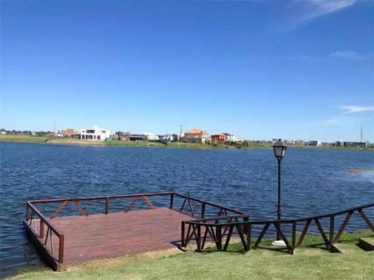 3 bedrooms House in Tigre, Argentina No. 11374