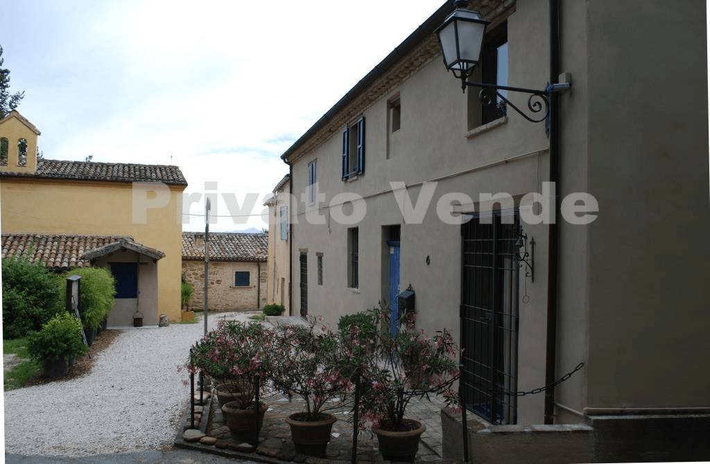 Casa de 4 dormitorios en Fano, Italy No. 254835