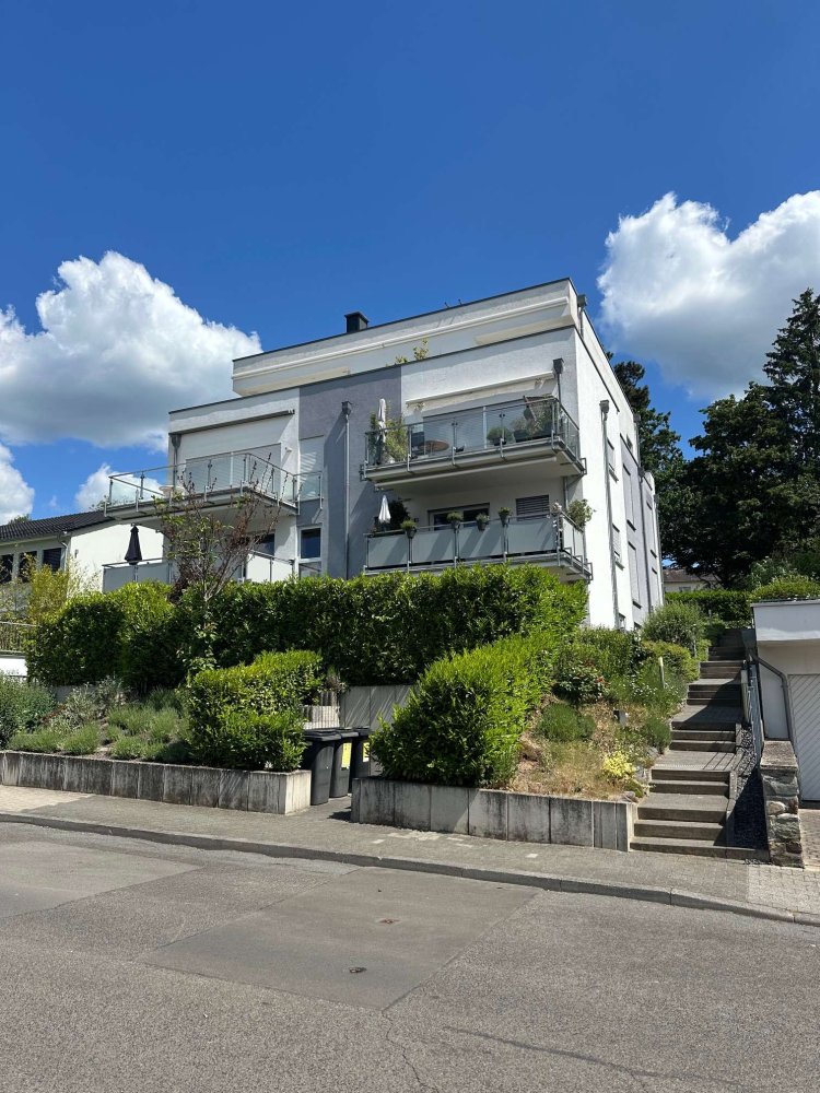 Apartamento de 2 dormitorios en Wiesbaden, Germany No. 240778