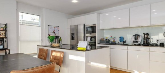 Apartamento de 3 dormitorios en Lustenau, Austria No. 101929 2