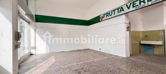 Imóvel comercial de 1 divisão em Bergamo, Italy N.º 346620 3