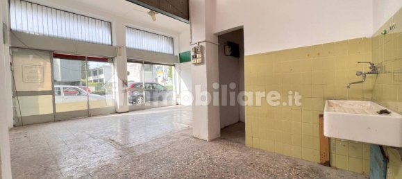 Imóvel comercial de 1 divisão em Bergamo, Italy N.º 346620 13