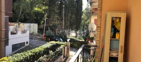 5 rooms Apartment in Rome, Italy No. 107674 11