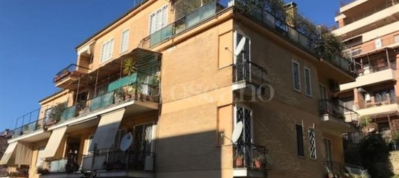 5 rooms Apartment in Rome, Italy No. 107674 3