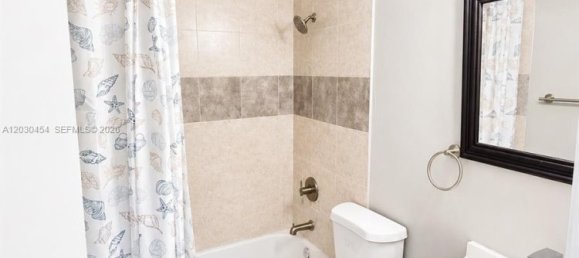 4 dormitorios villa en venta en Miami, Miami-Dade, Florida, USA № 614985 4
