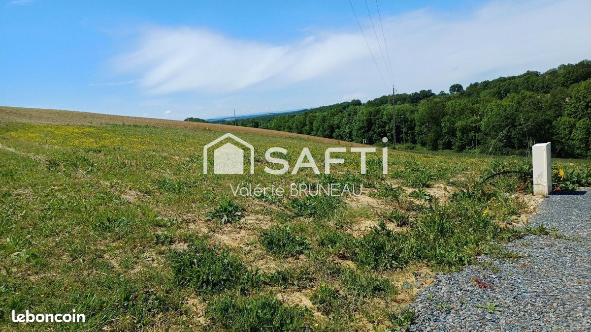 1300m² Land in Lautrec, France No. 63330
