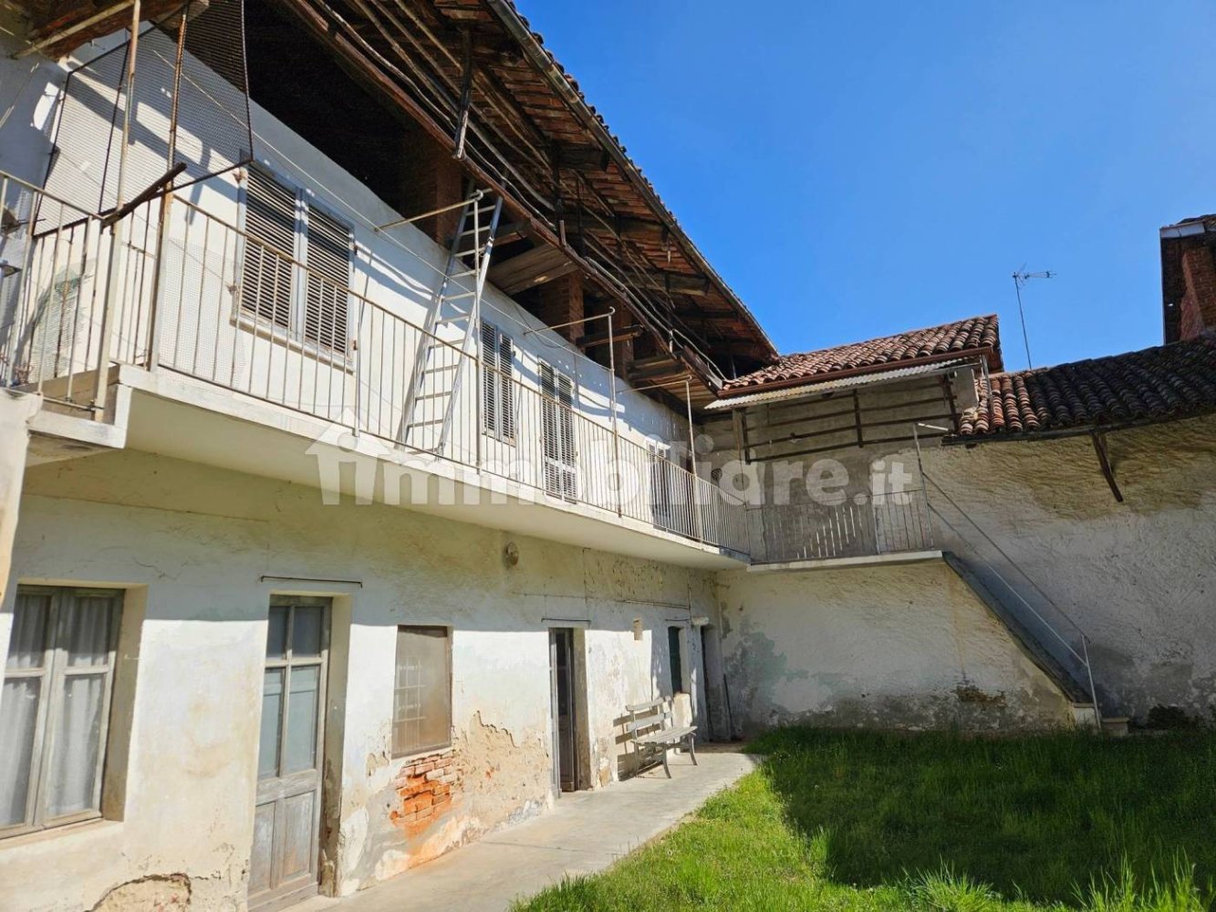 3 bedrooms House in Barbania, Italy No. 188694