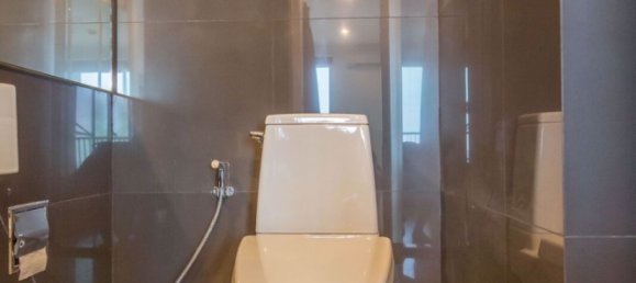 1 chambre Condo à Khlong Toei, Thailand No. 9710 25