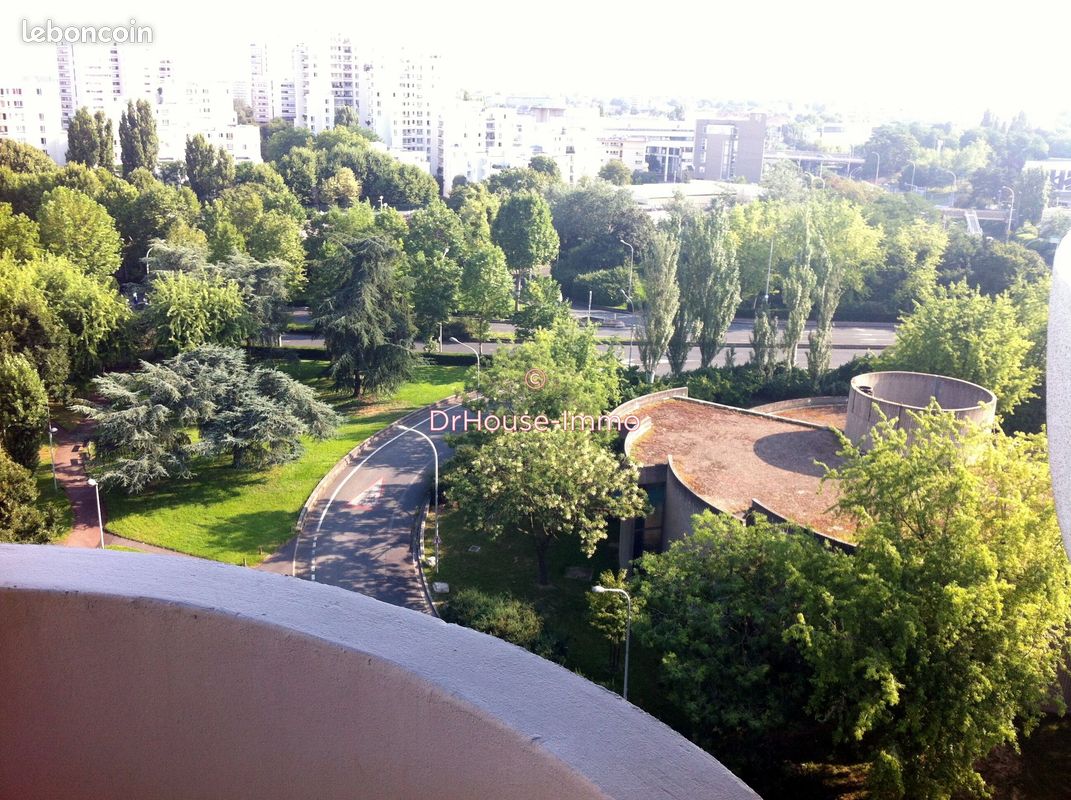 Квартира с 2 спальнями в Кретей, Франция № 170384