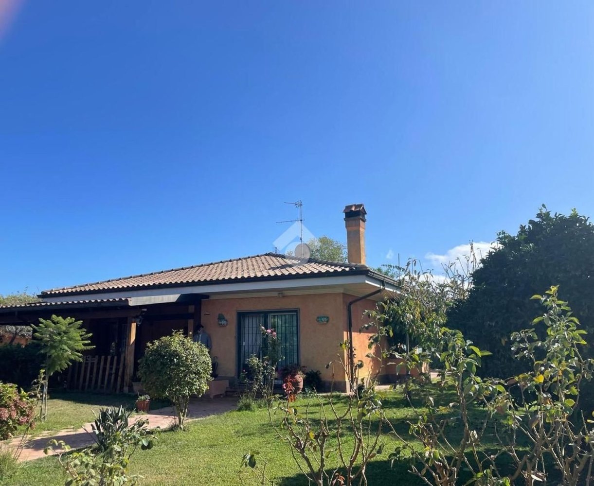 Вилла с 5 спальнями в Неттуно, Италия № 372729