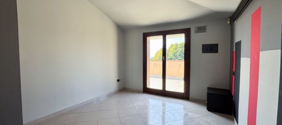 3غرفة بانتهاوس في Oleggio, Italy رقم 288574 20