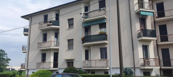 3-salle Appartement à Crema, Italy No. 333733 7